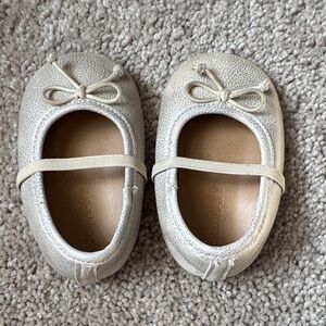 Old Navy Cream Baby Ballet Flats